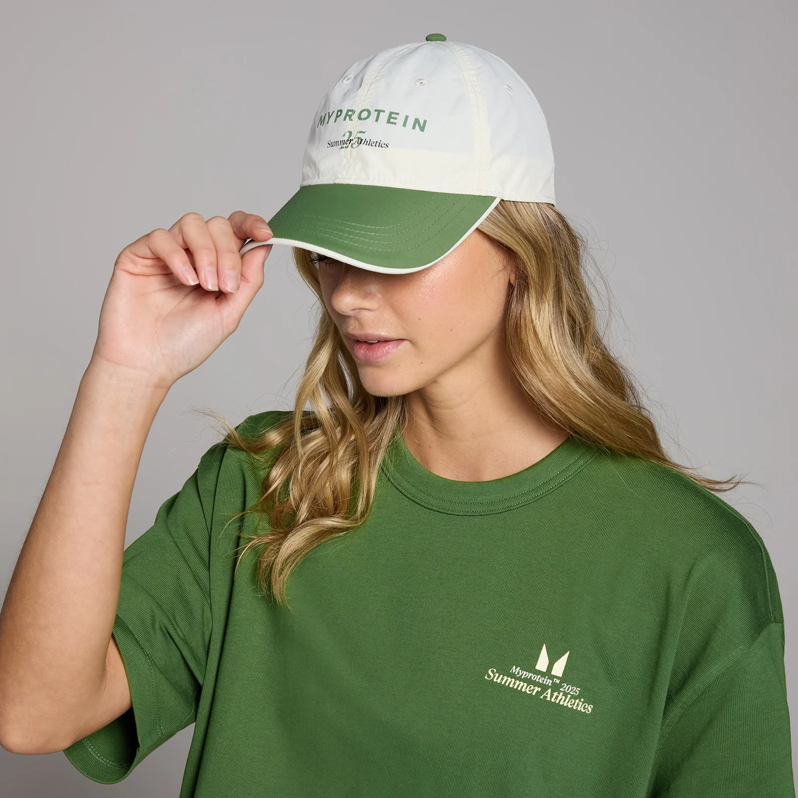 MP cepure ar apdruku “Graphic” – Retro balta  attēls 1