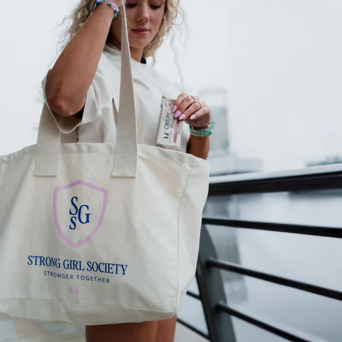 MP lielas ietilpības soma “Strong Girl Society” – Dabīga