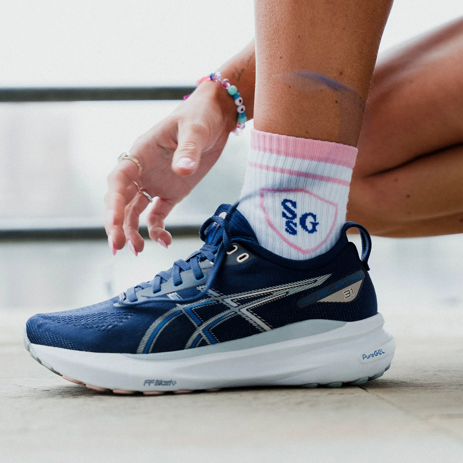 MP standarta garuma zeķes (1 pāris) “Strong Girl Society” – Baltas - UK 2-5 attēls 1